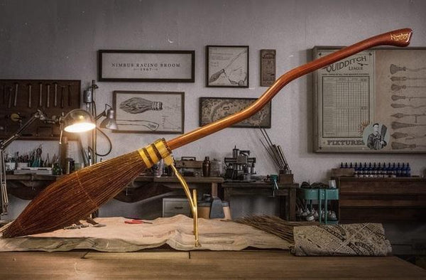 Réplique du balai Nimbus 2000 édition collector Geek Store